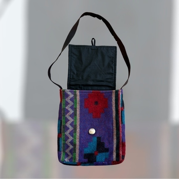 Crossbody wool with dark brown leather strap purse - Picture 2 of 3